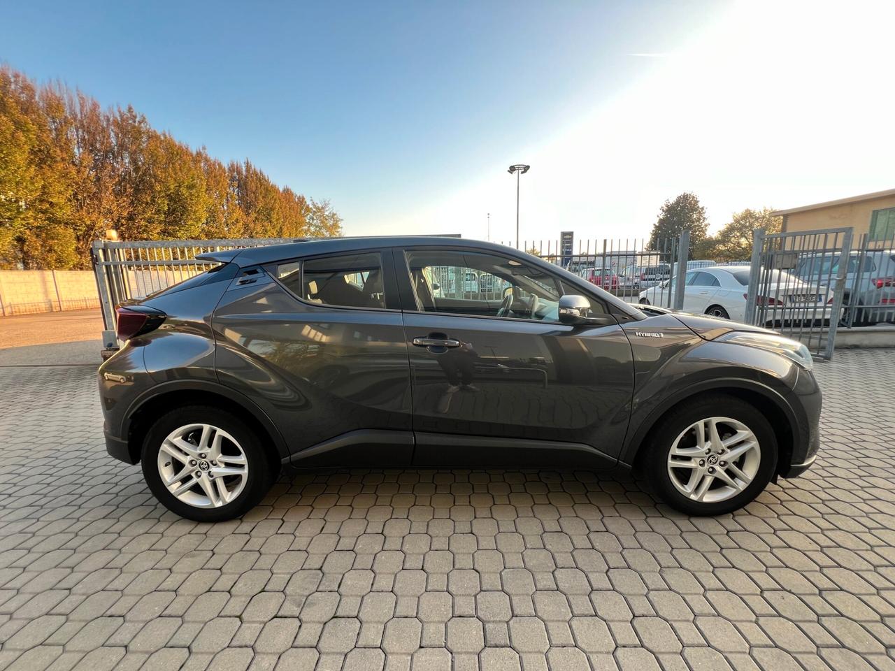 Toyota C-HR 1.8 Hybrid E-CVT Business