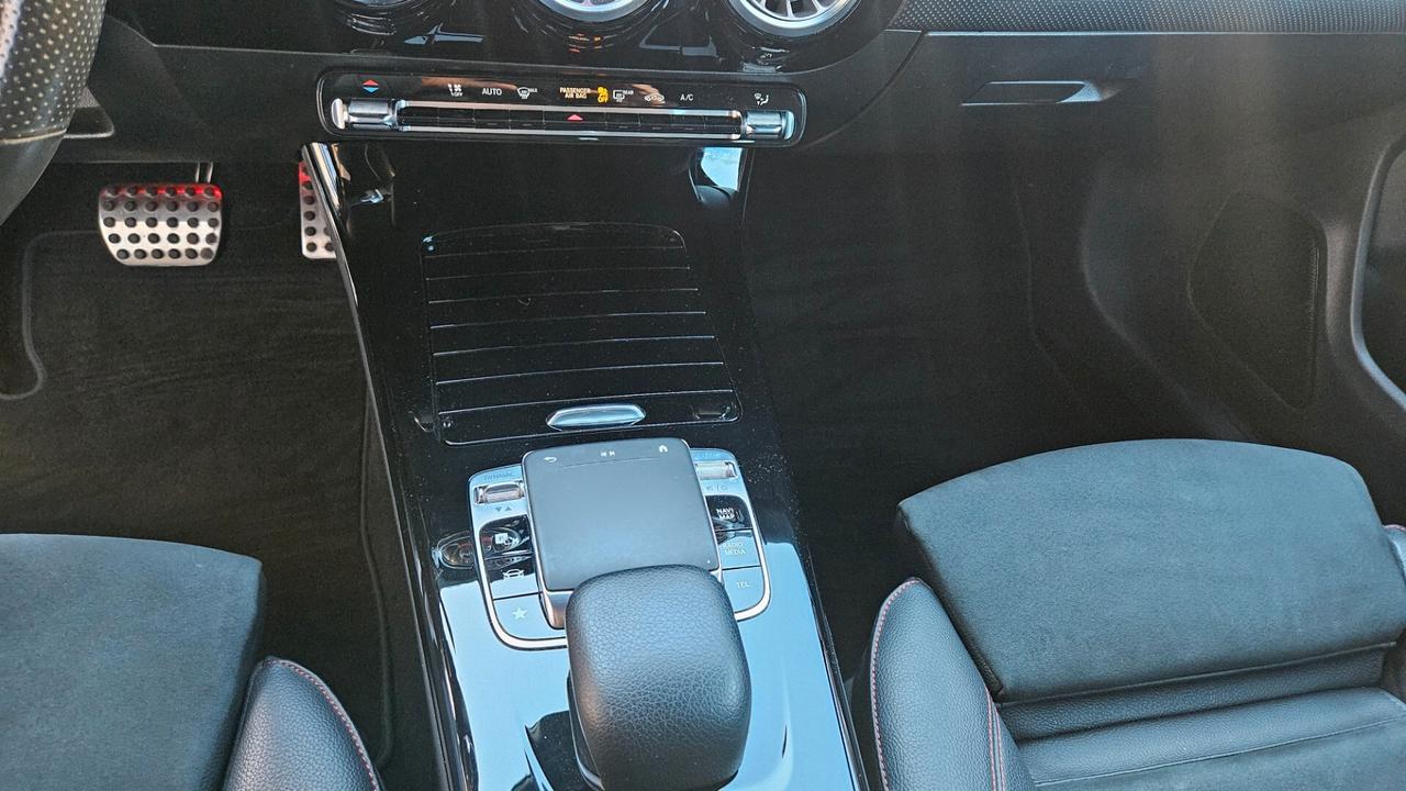 Mercedes-benz CLA 200 Coupe Premium AMG auto 163CV NAVY-CAM-SED.RISC