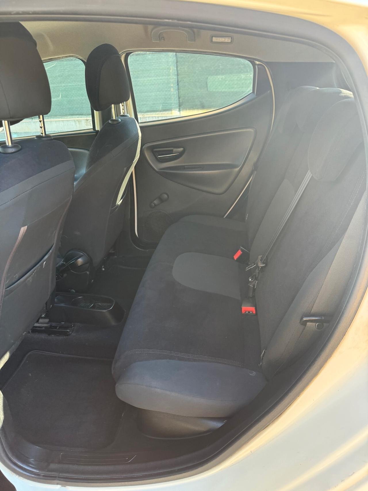 Lancia Ypsilon 1.2 Gpl - NEOPATENTATI - 12 MESI DI GARANZIA -