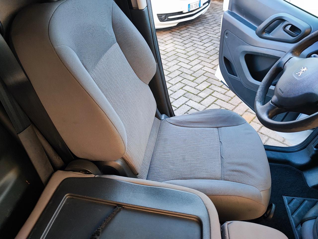 Peugeot Partner 3 Posti Euro 6 IVA COMPRESA