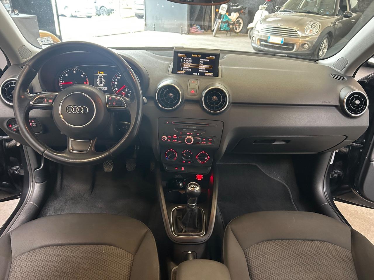 Audi A1 SPB 1.6 TDI 90cv Attraction