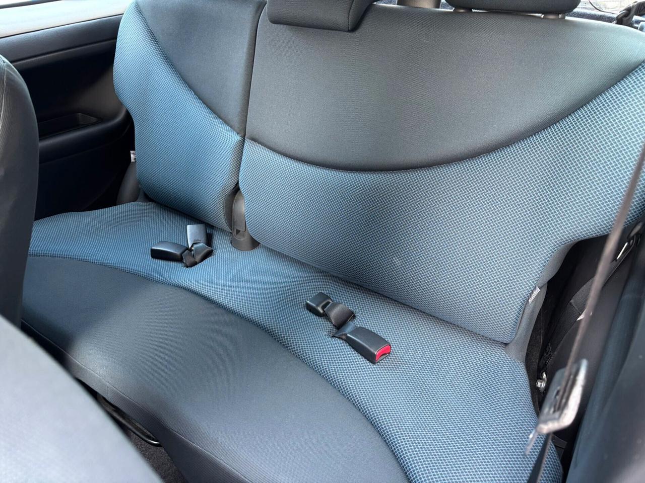 Toyota Yaris 1.0i 16V cat 3 porte Sol OK Neopatentati