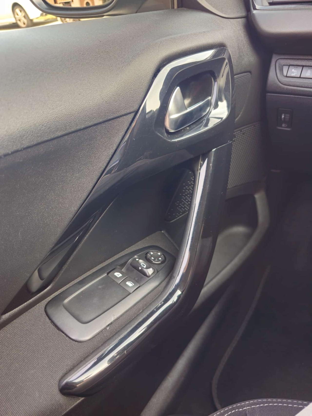 Peugeot 208 BlueHDi 75 5 porte Allure