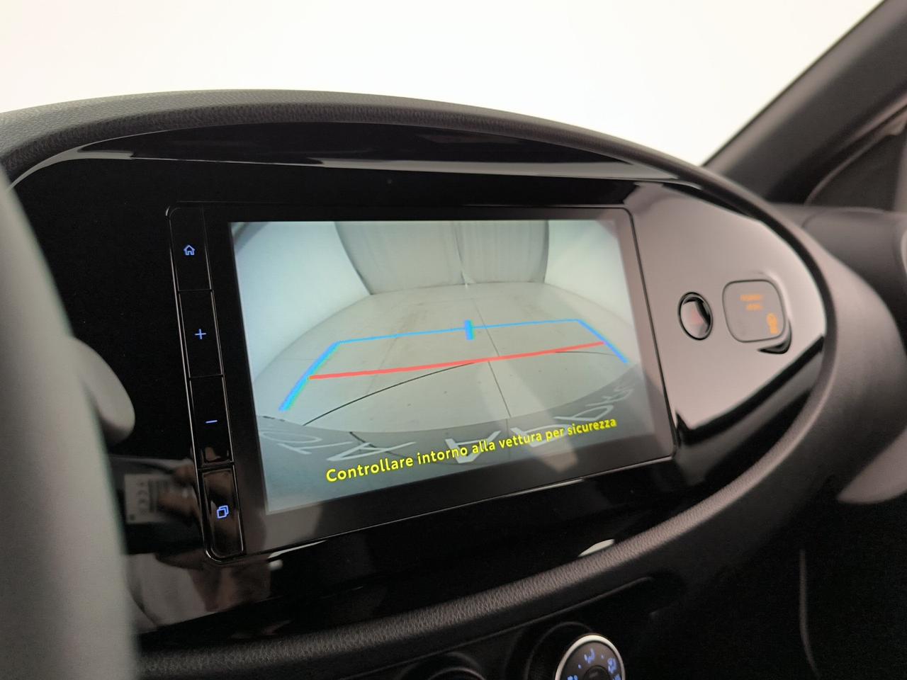 Toyota Aygo x 1.0 active 72cv