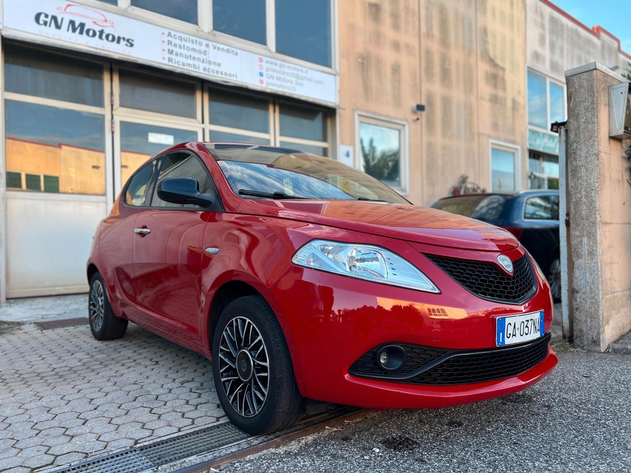 Lancia Ypsilon 1.2 69 CV 5 porte GPL Ecochic Gold