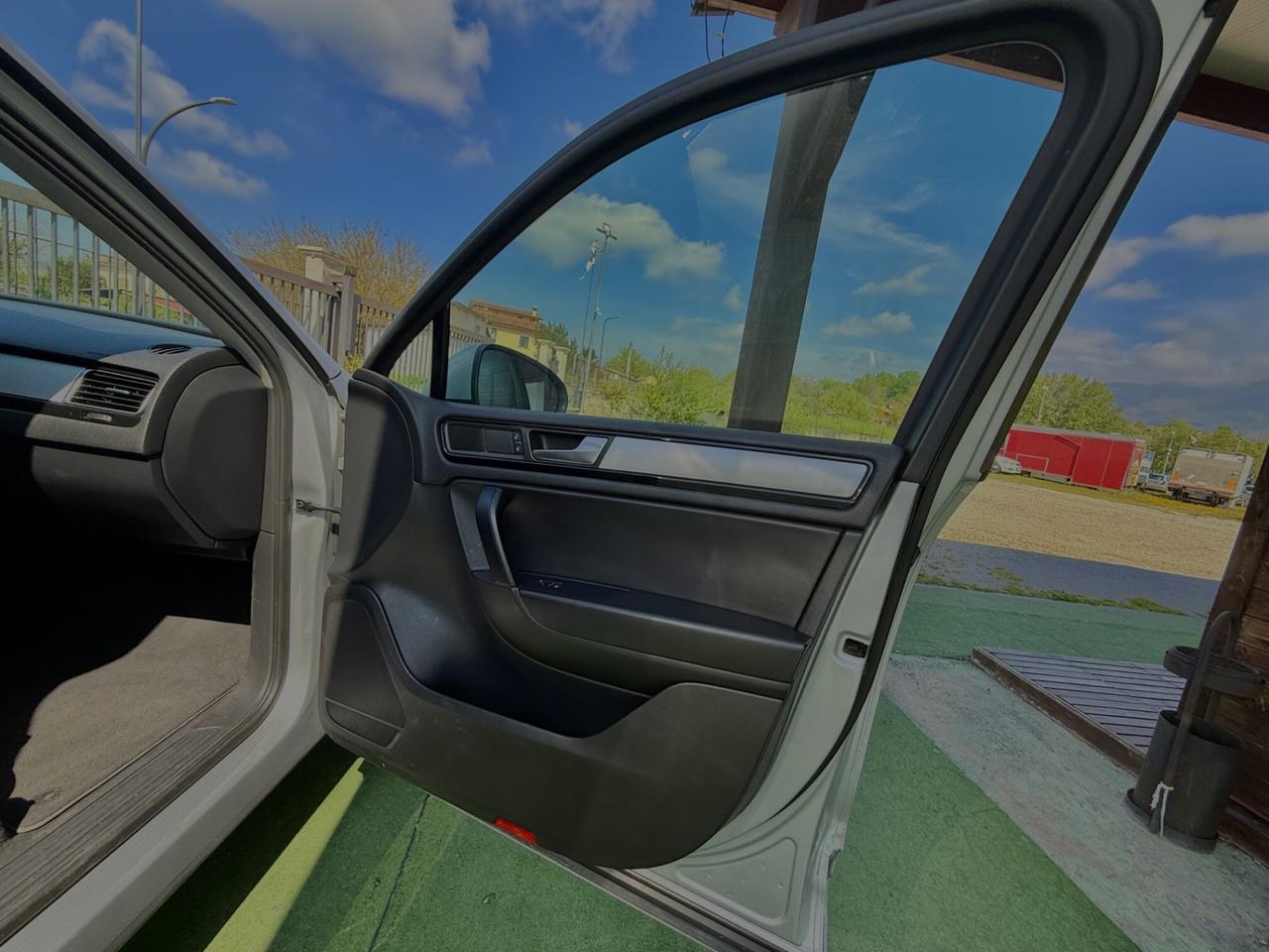 TOUAREG 2A SERIE 3.0 TDI TRIPTRONIC BLUEMOTION TEC