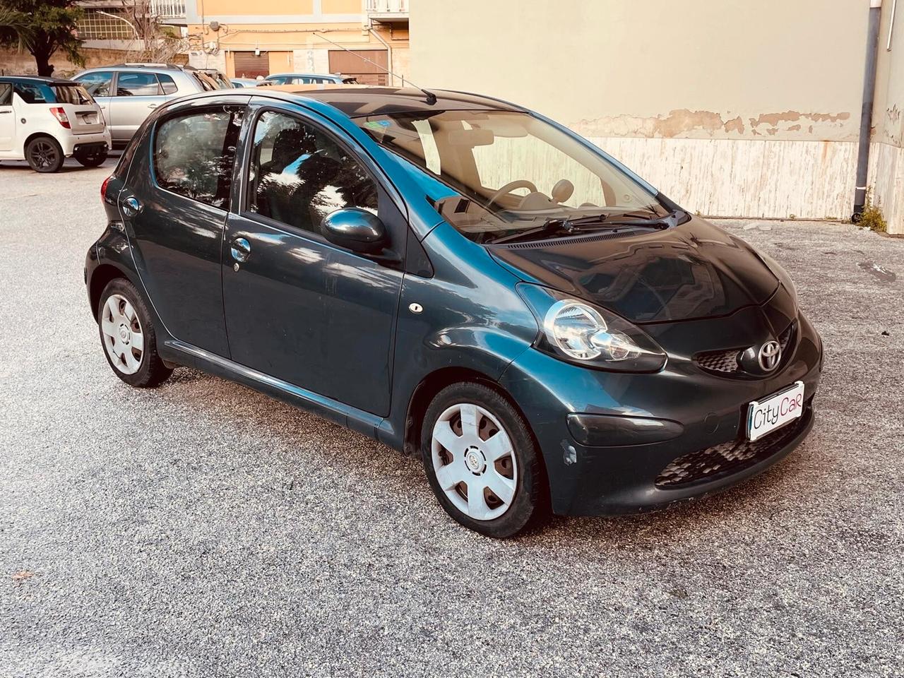 Toyota Aygo 1.0 12V VVT-i 5 porte Sol