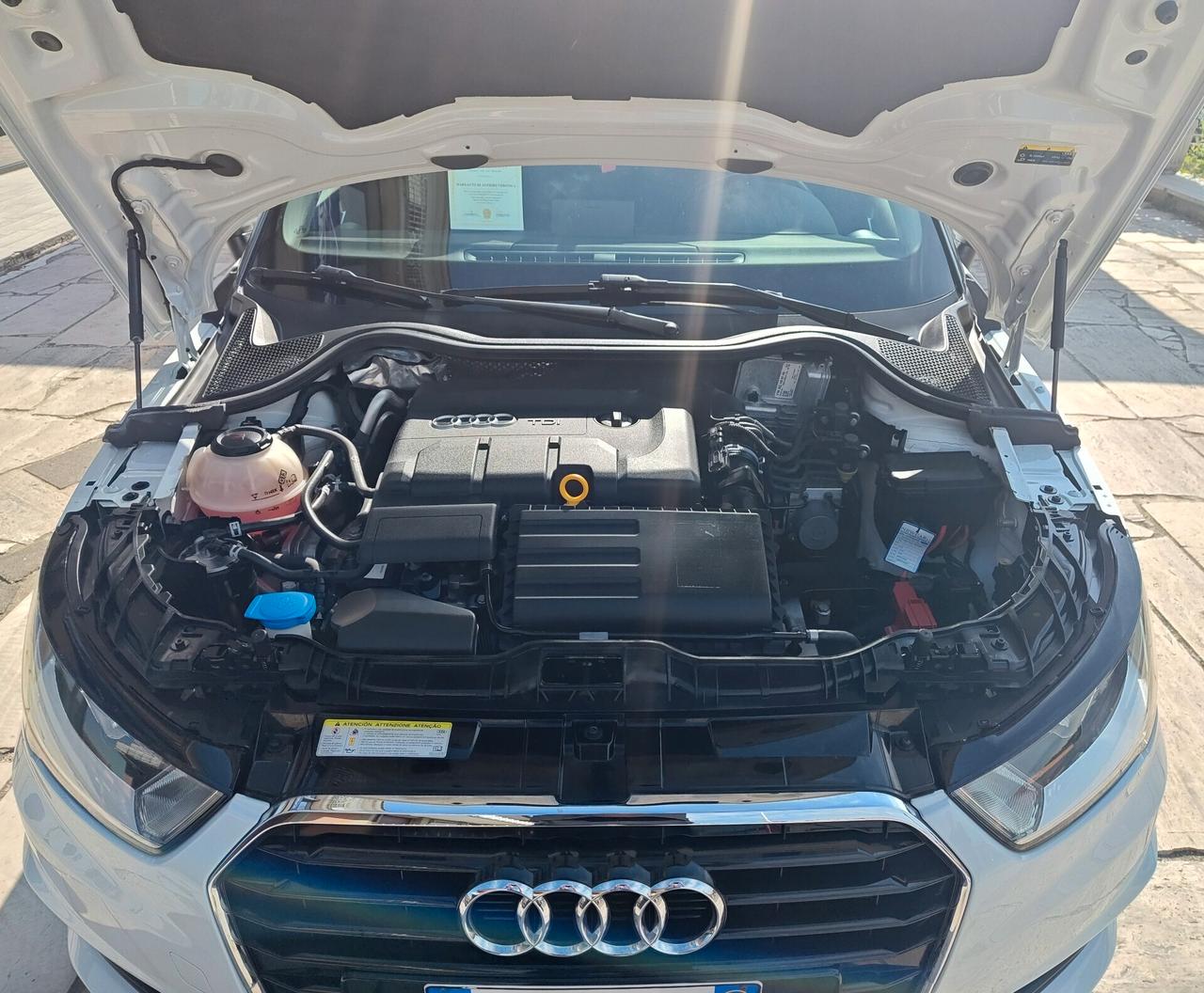 AUDI A1 1.4 TDI 90 CV S-TRONIC S-LINE