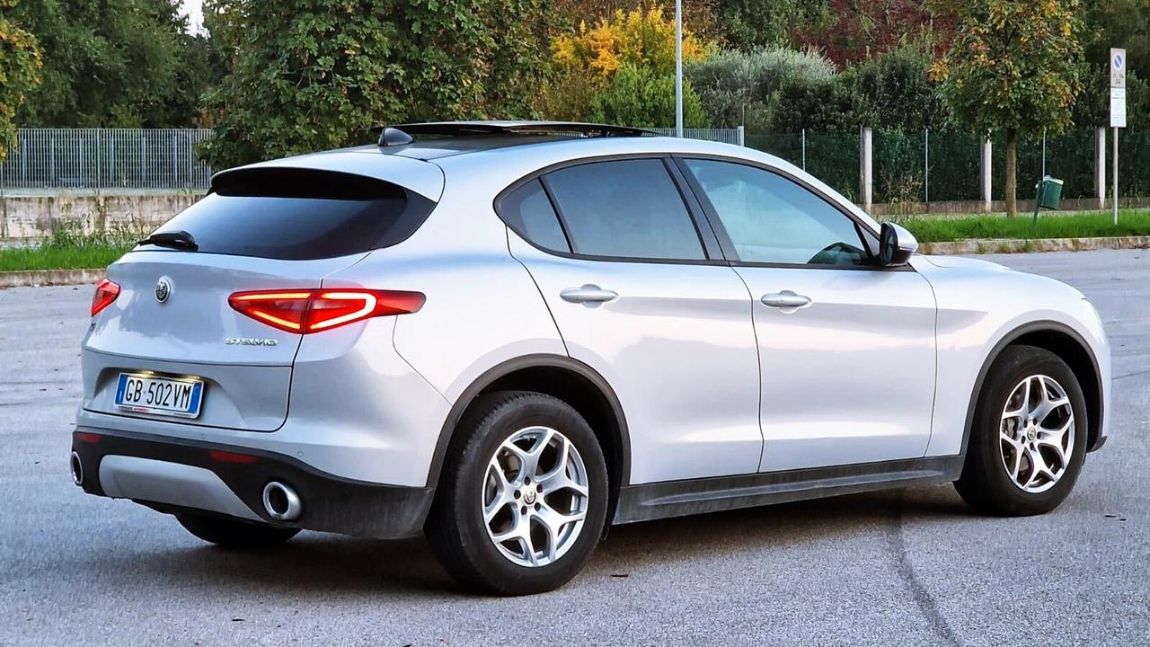 Alfa Romeo Stelvio 2.2 Turbodiesel 190 CV AT8 Q4