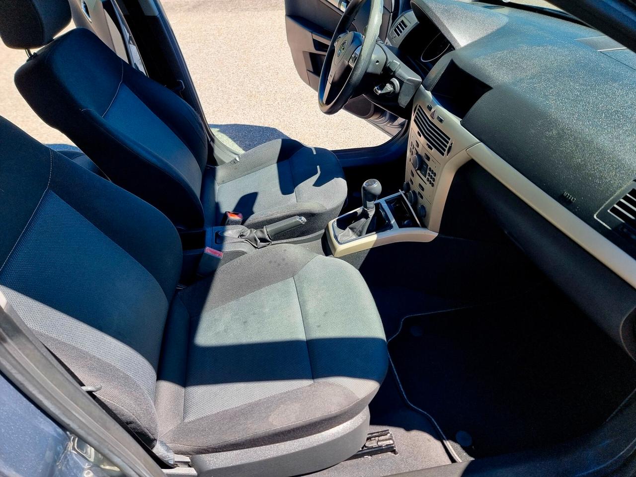 Opel Astra 1.4 16V ADATTA A NEOPATENTATI