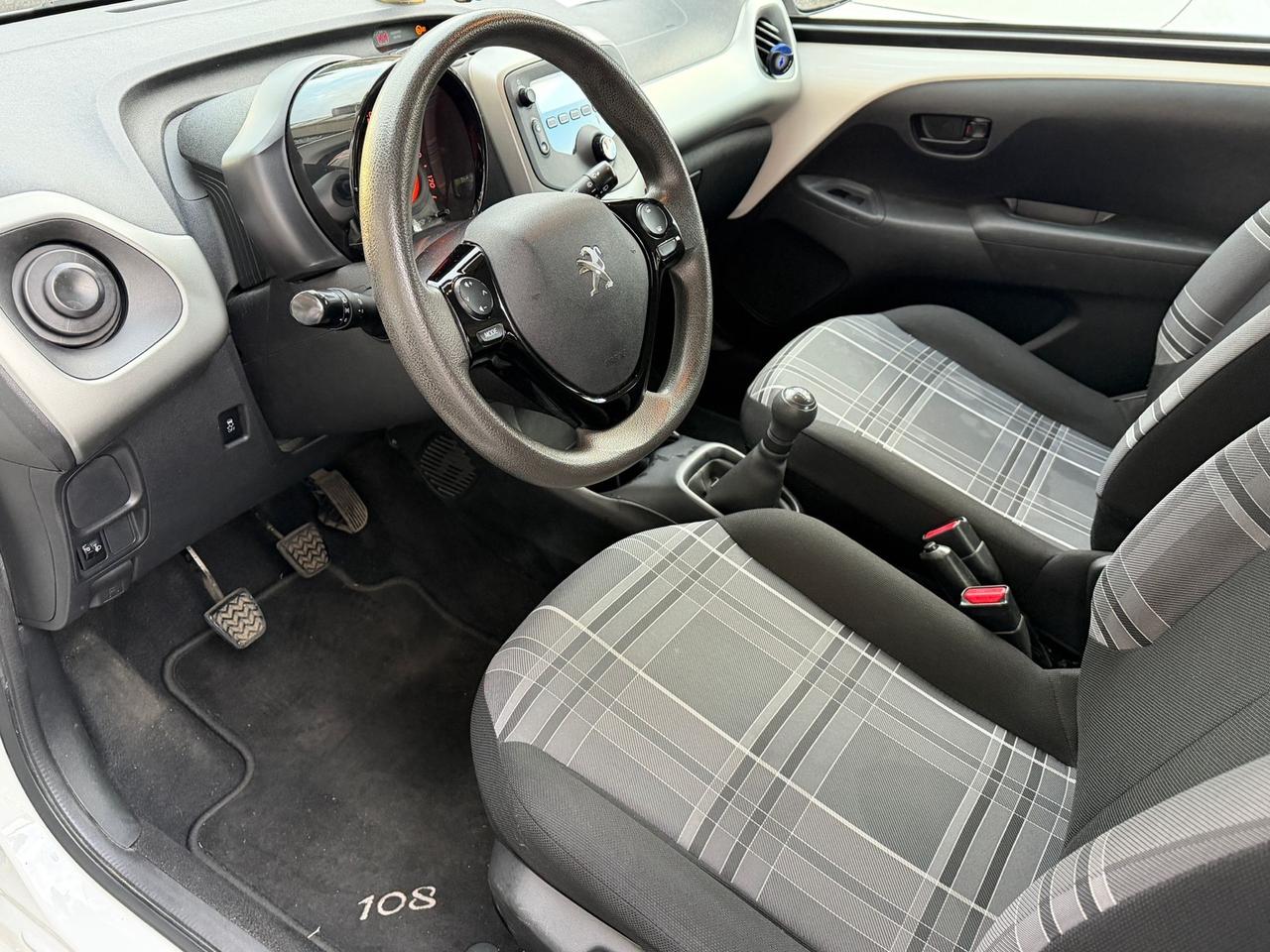 Peugeot 108 1.0 benzina 70cv UNIPRO