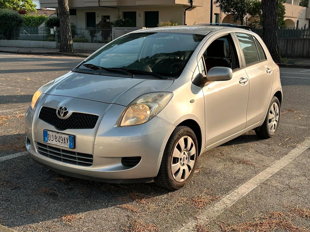 Toyota Yaris 1.0 5 porte - NEOPATENTATI