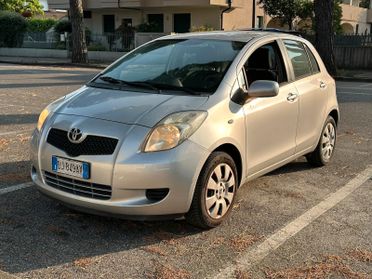 Toyota Yaris 1.0 5 porte - NEOPATENTATI