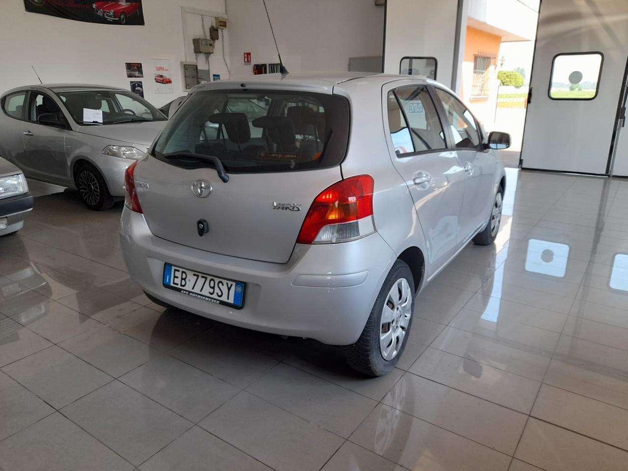 Toyota Yaris 1.0 5 porte Now
