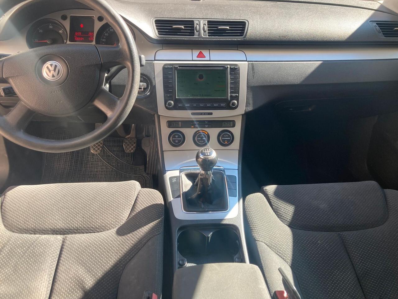 Volkswagen Passat 1.9 TDI- X NEOPATENTATI - 2008