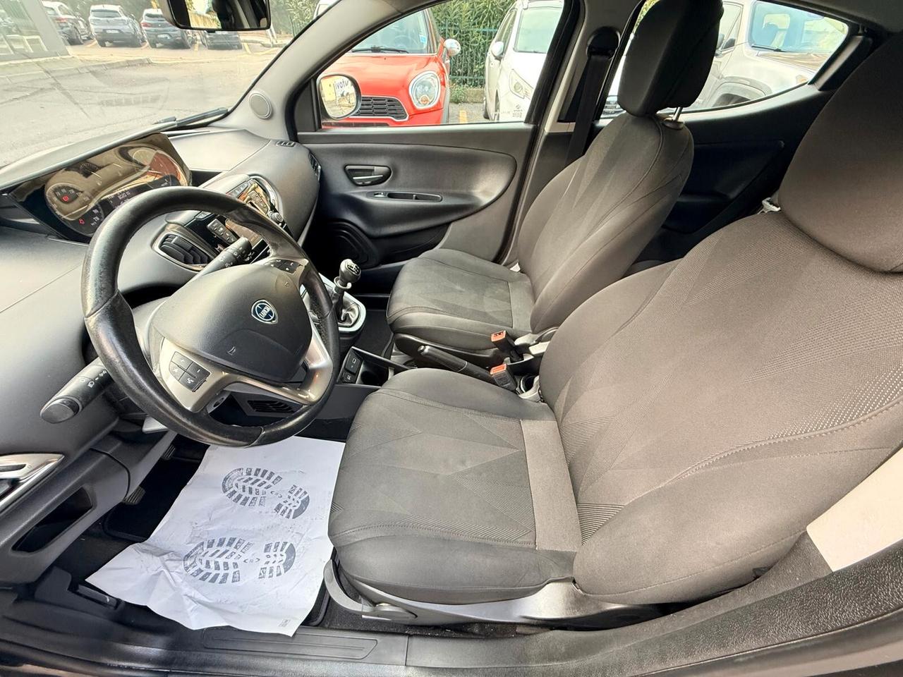 Lancia Ypsilon 1.2 69 CV 5 porte S&S Gold ***OK NEOPATENTATI***