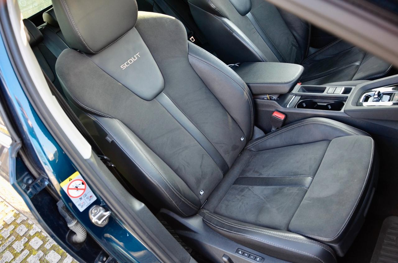 SKODA OCTAVIA WAGON 2.0 TDI EVO SCOUT 4x4 200cv DSG, UFF ITALIANA, EURO 6D, SERVICE SKODA, FULL OPTIONAL, TETTO, GANCIO TRAINO, HIGH BEAM, PERMUTE