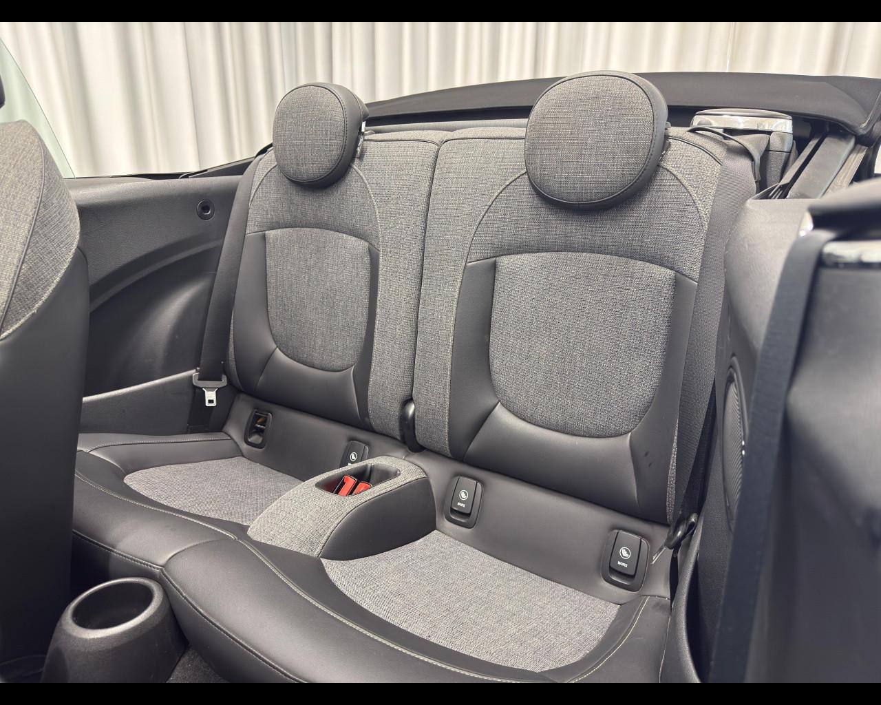 MINI Mini Cabrio (F57) - Mini 1.5 Cooper Classic Cabrio