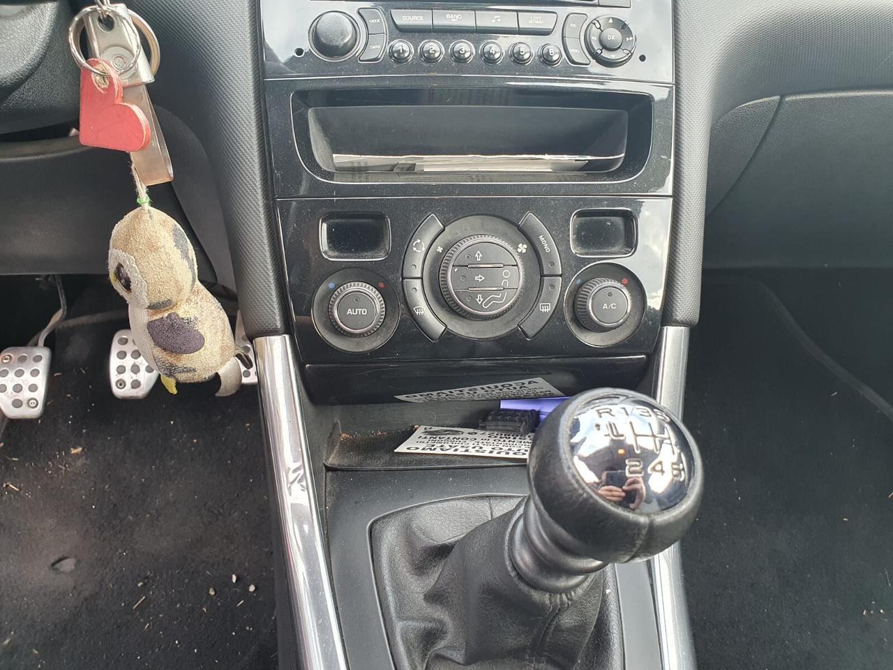 Peugeot 308 2.0 HDi 140CV CC Féline