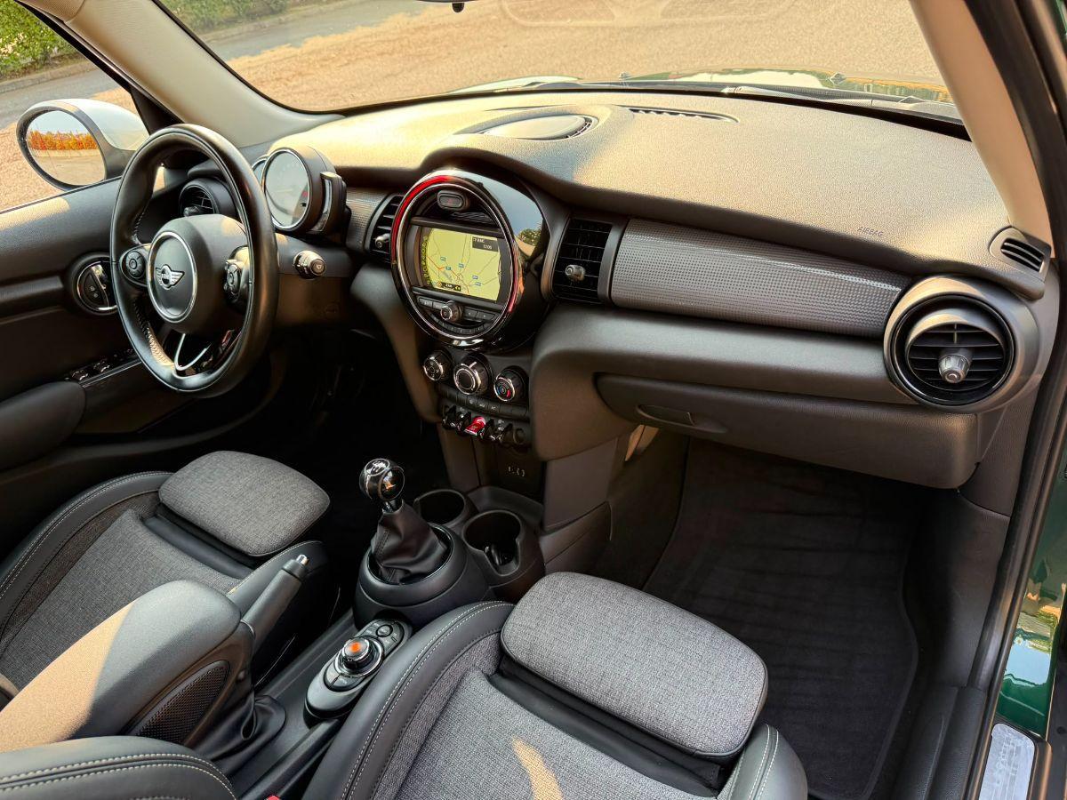 MINI 1.5 COOPER D BOSTON SEVEN 5 Porte; Tetto Panoramico e Apribile Elettricamente;