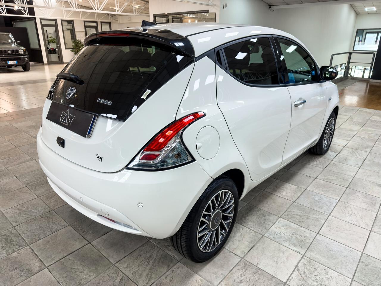 Lancia Ypsilon 1.0 hybrid Silver NEOPATENTATI* AZIENDALE