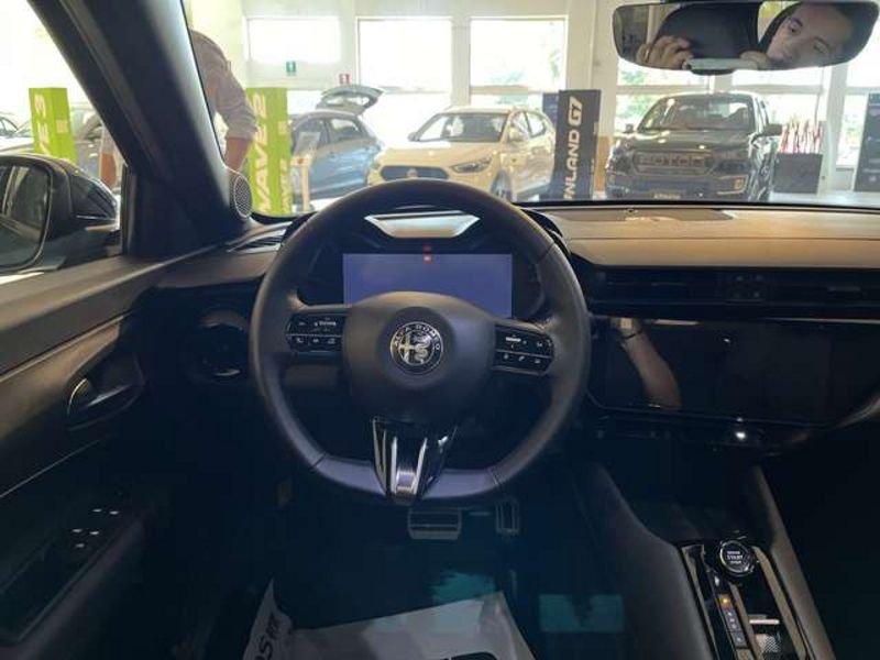 Alfa Romeo Junior BEV elettrica Speciale