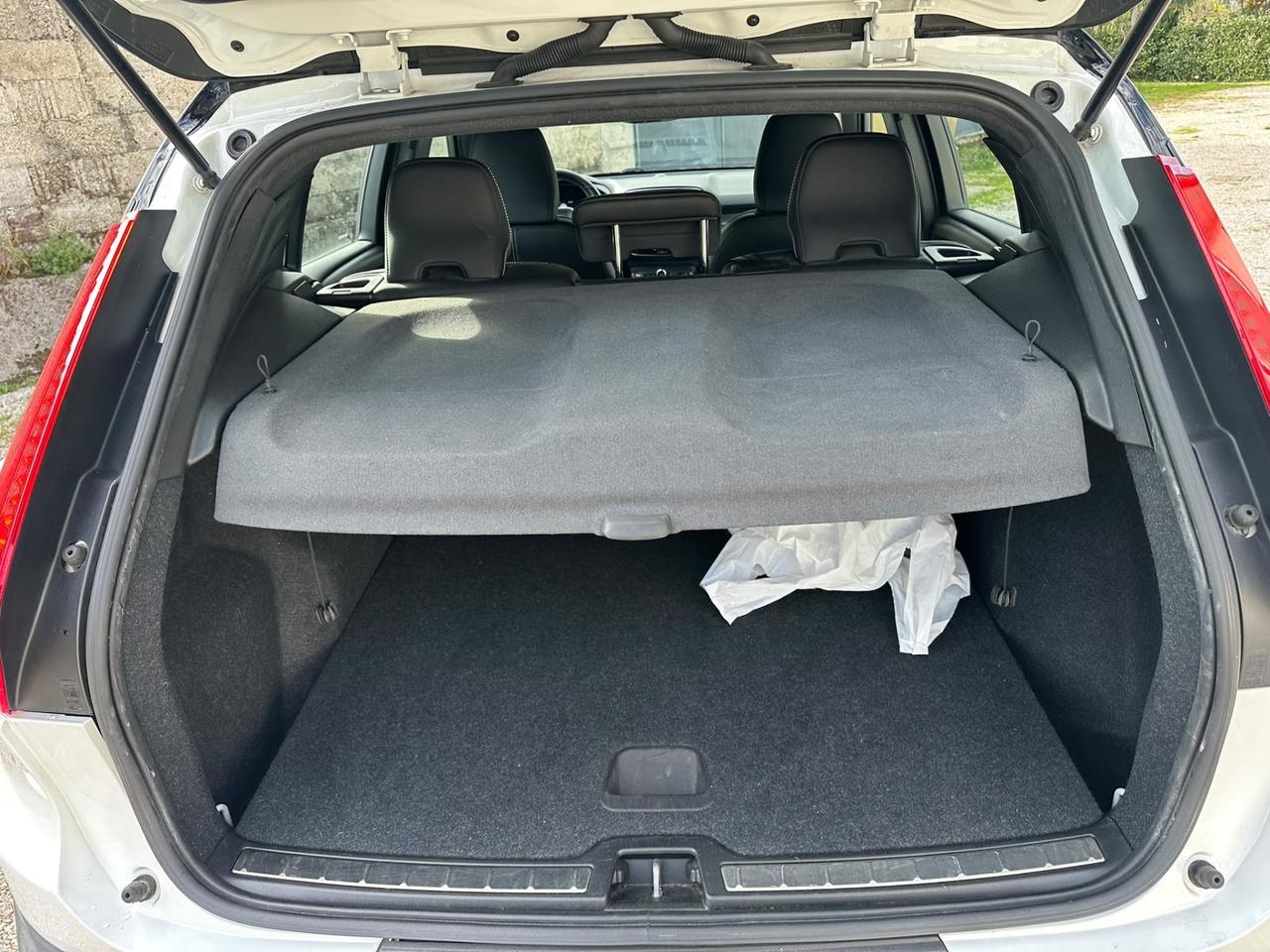 Volvo XC40 D3 AWD Geartronic R-DESIGN
