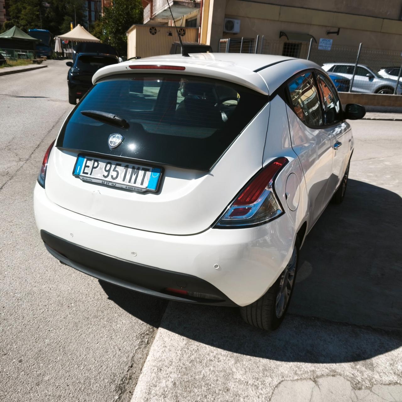 Lancia Ypsilon 1.3 MJT 16V 95 CV 5 porte S&S Silver
