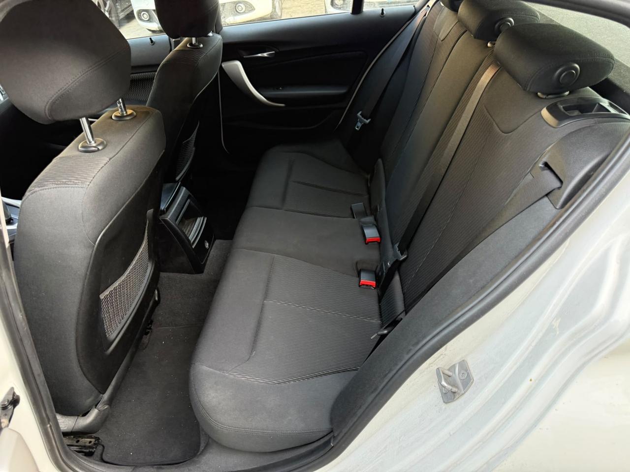 Bmw 118 118d 5p. Advantage