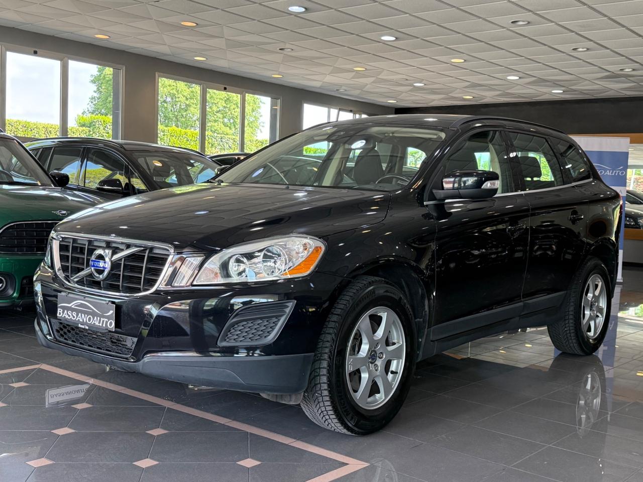 Volvo XC 60 2.4 d4 R-design awd 163cv MANUALE !!