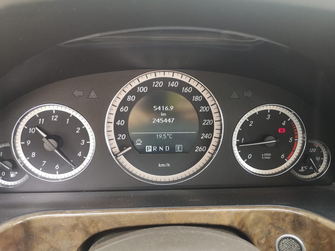 Mercedes-benz E 250 CDI BlueEFFICIENCY 4M. Elegance