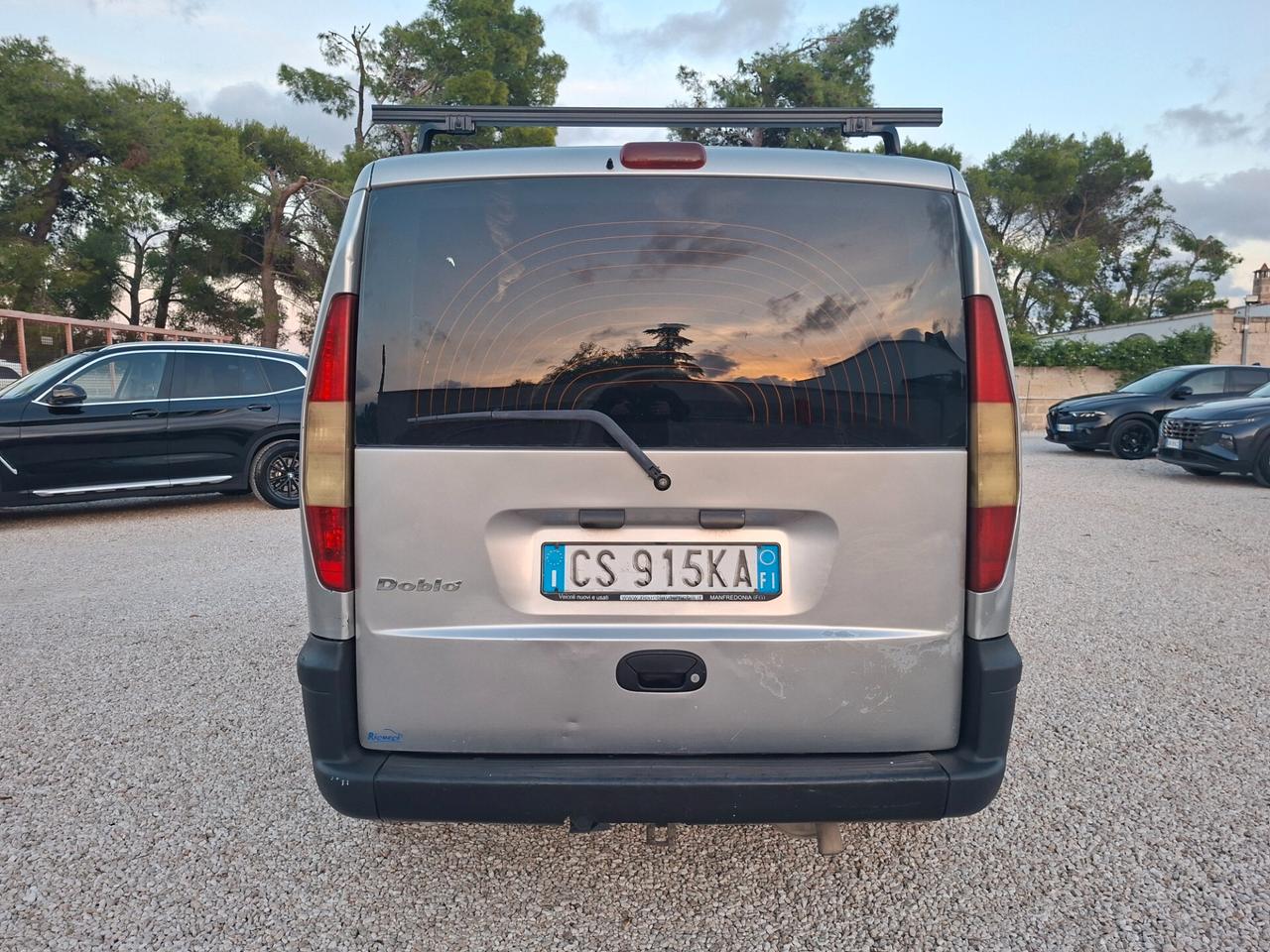 Fiat Doblò 105CV -5 POSTI *GANCIO TRAINO