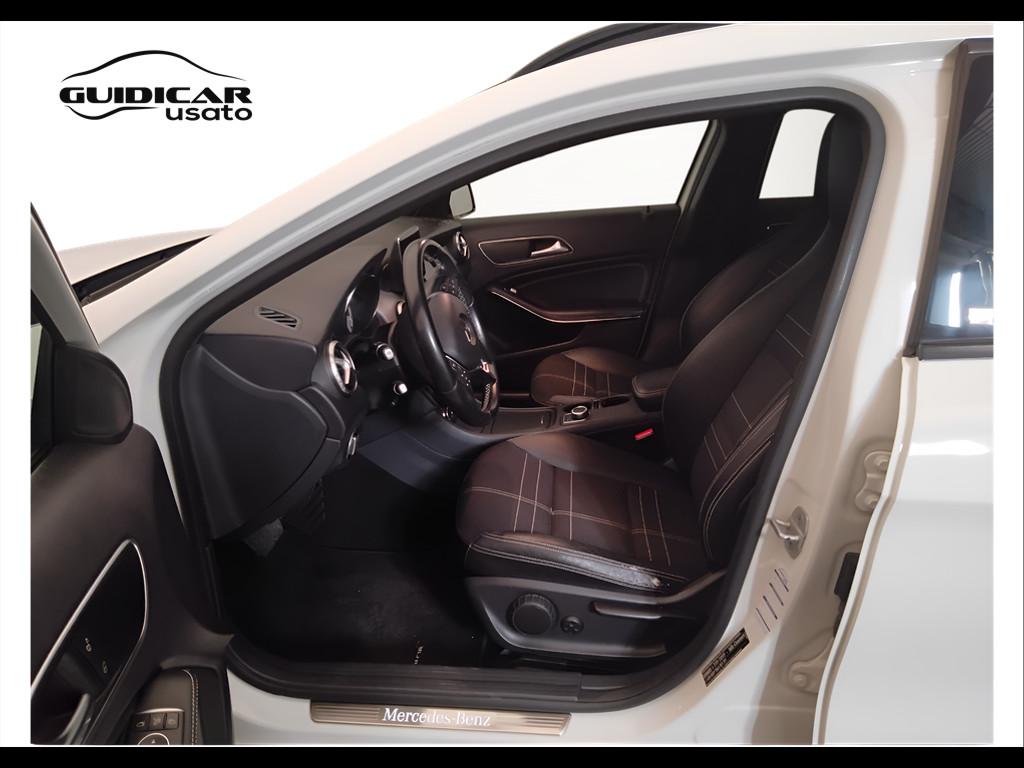 Mercedes-Benz GLA-X156 2014 - GLA 220 d (cdi) Sport 4matic 170cv auto