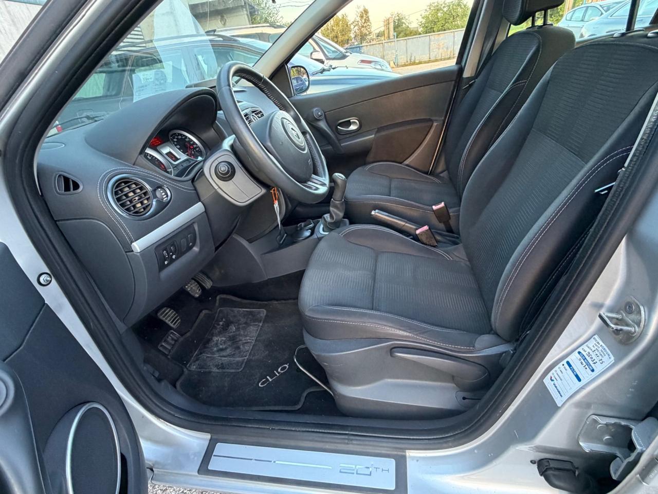 Renault Clio 1.2 16V 5 porte Dynamique