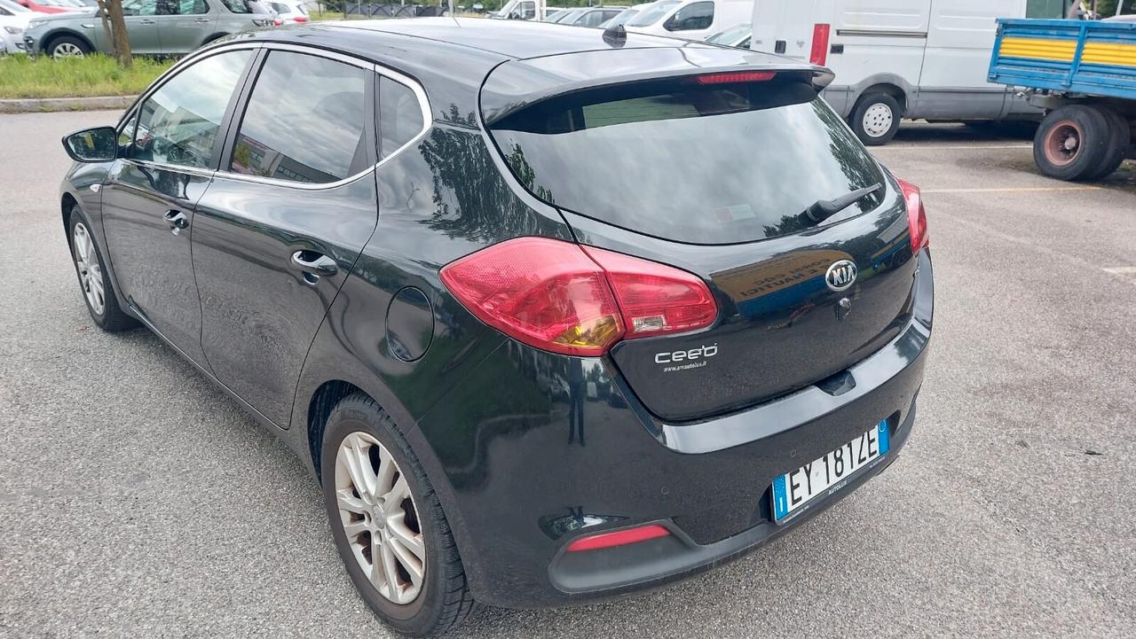 Kia Ceed cee'd 1.4 CRDi 5 porte Cool*Neopatentati*