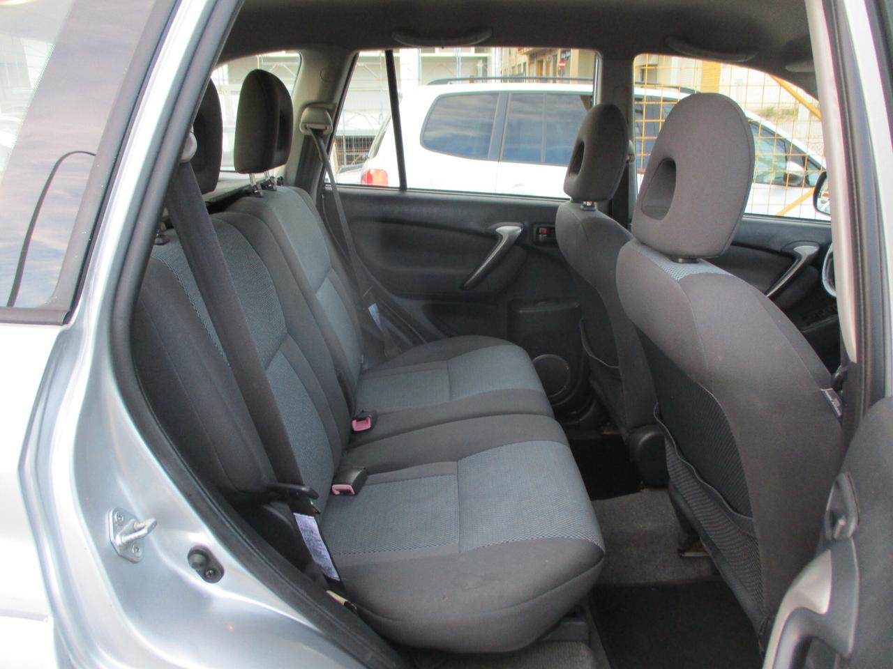 Toyota RAV4 2.0 Tdi D-4D 5 porte MOLTO BELLA