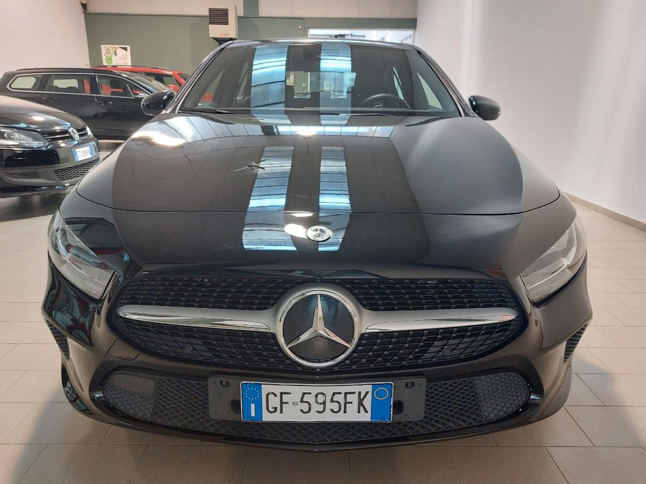 Mercedes A 180 D Business 8G-DCT