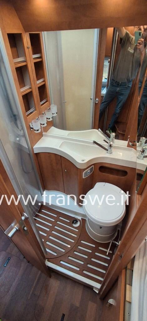 Carthago Chic C-Line T4.2 Camper semintegrale con letto matrimoniale in coda