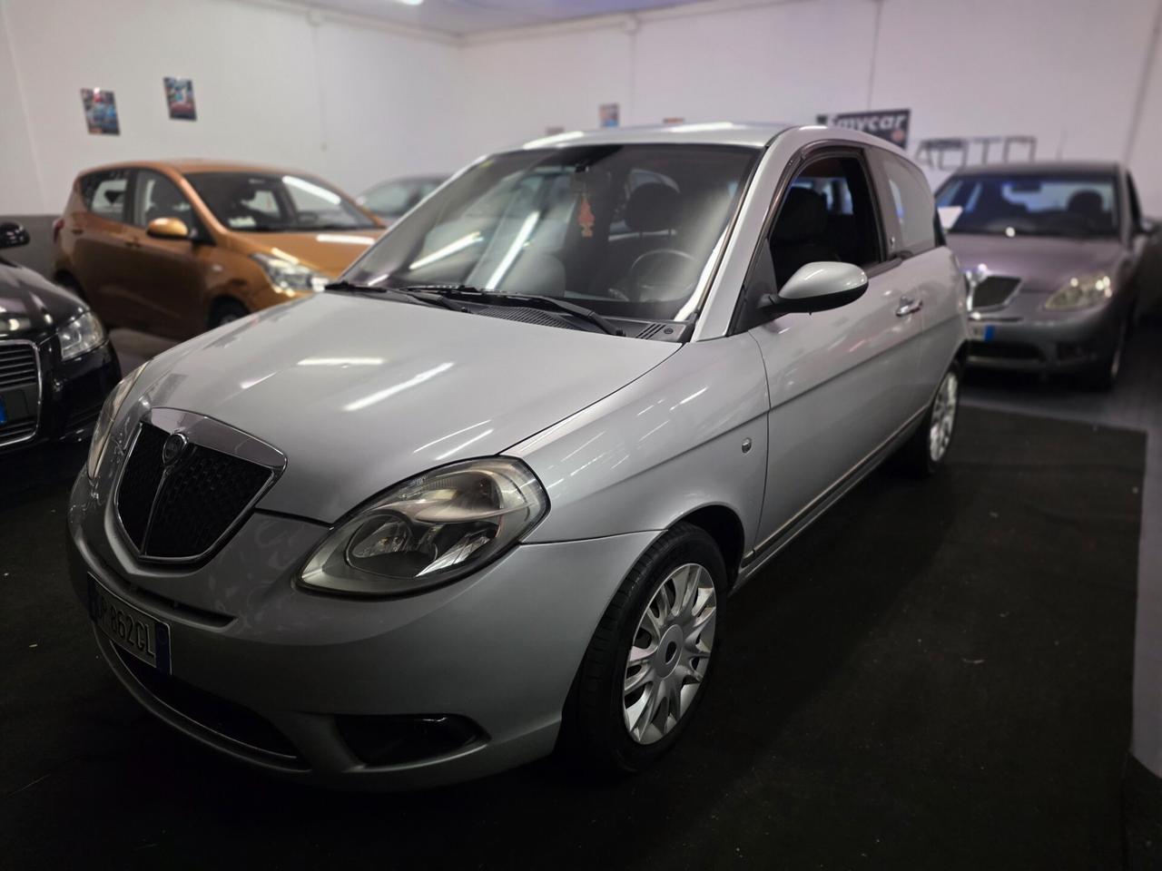 Lancia Ypsilon 1.2 Argento
