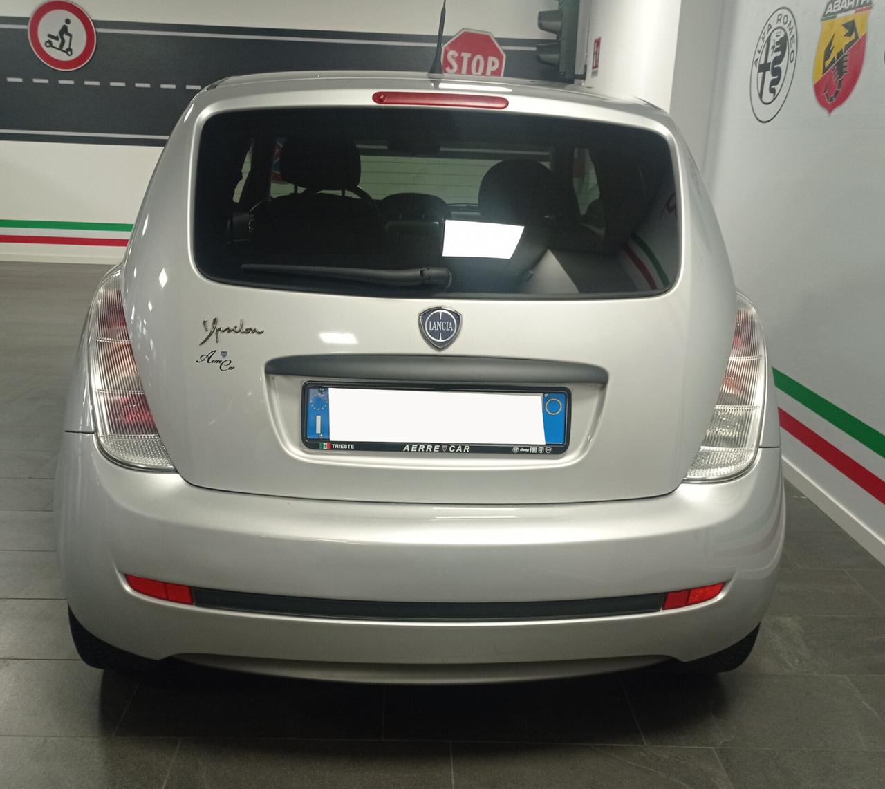 Lancia Ypsilon 1.4 16V Sport MomoDesign