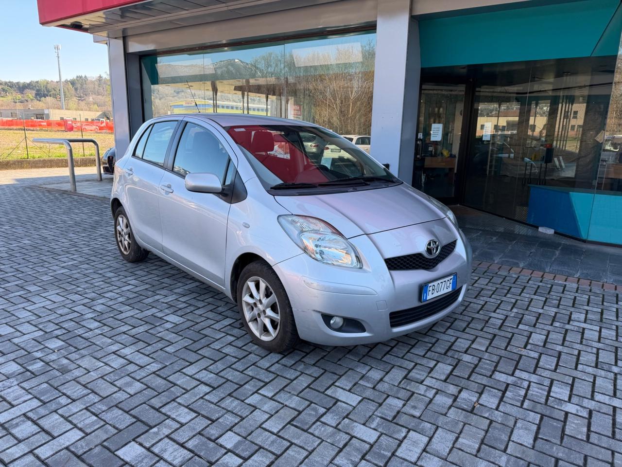 Toyota Yaris 1.4 D-4D 2011 - NEOPATENTATI