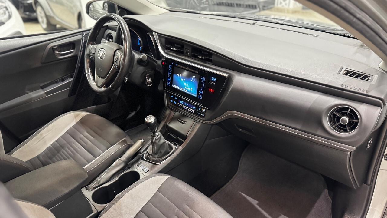 Toyota Auris Touring Sports 1.6 D-4D Lounge