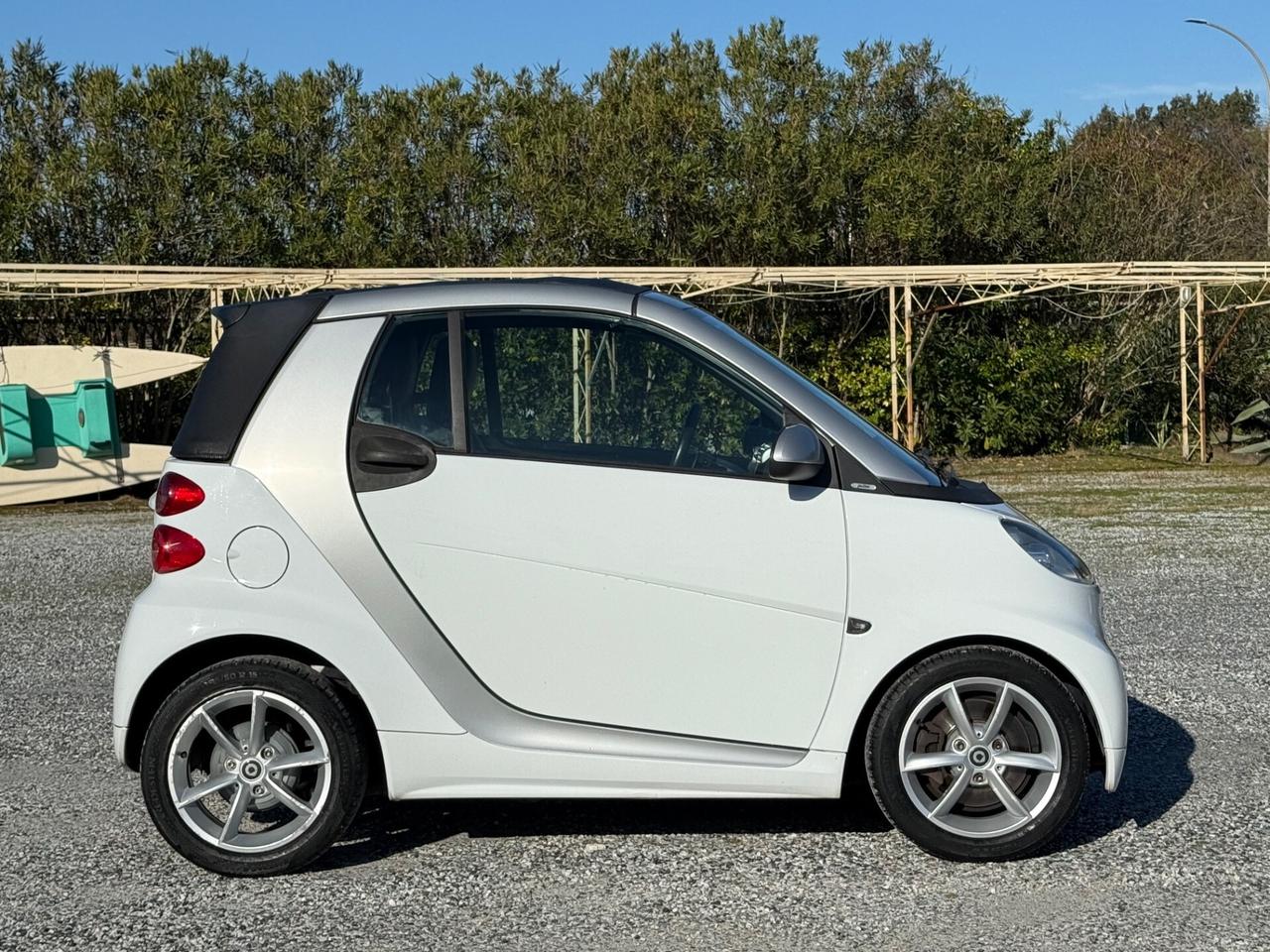 Smart ForTwo 1000 52 kW MHD cabrio passion