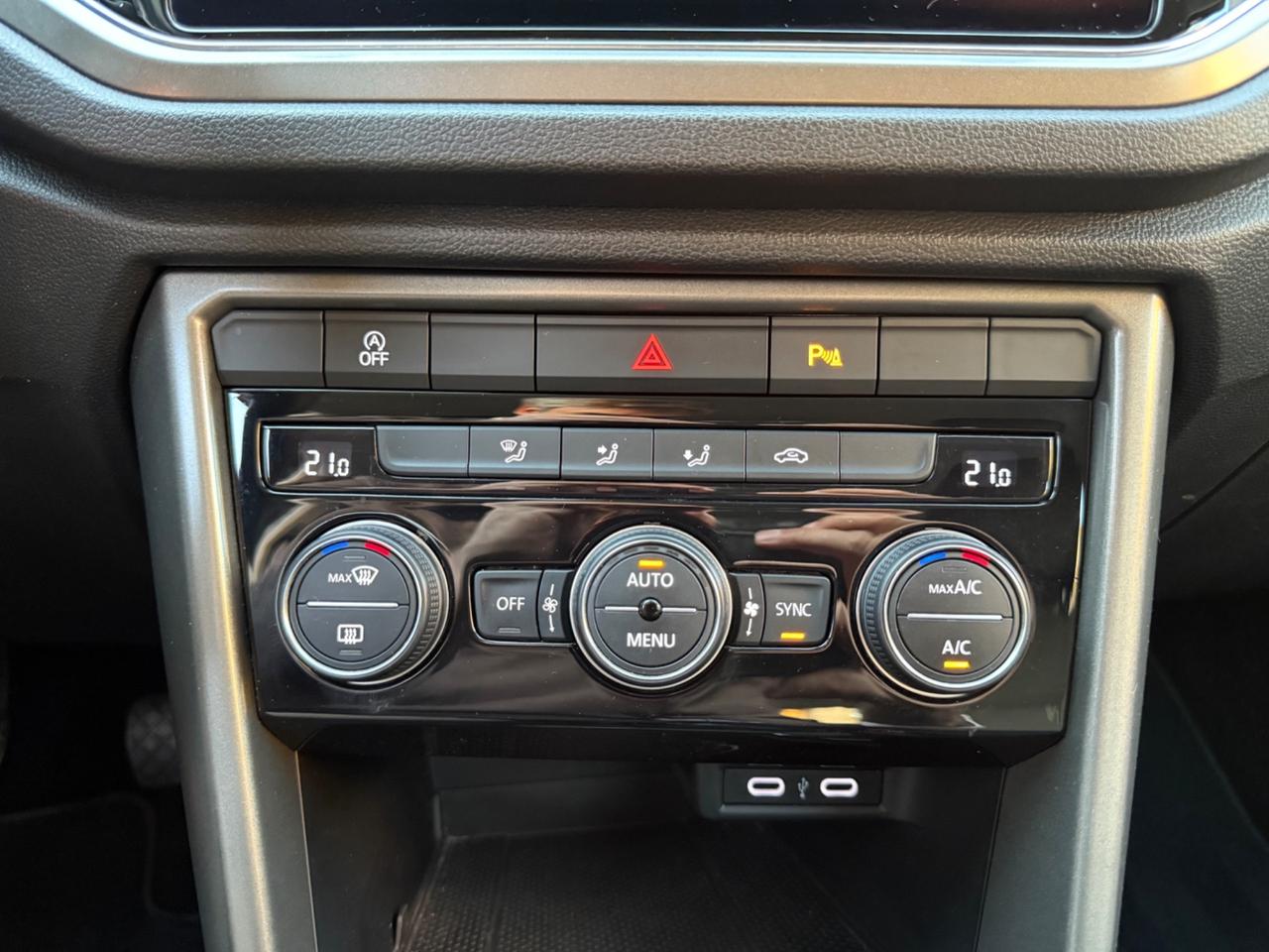 Volkswagen T-Roc 1.0 TSI Style 110cv UNI PRO TAGLIANDI VW PERFETTA!