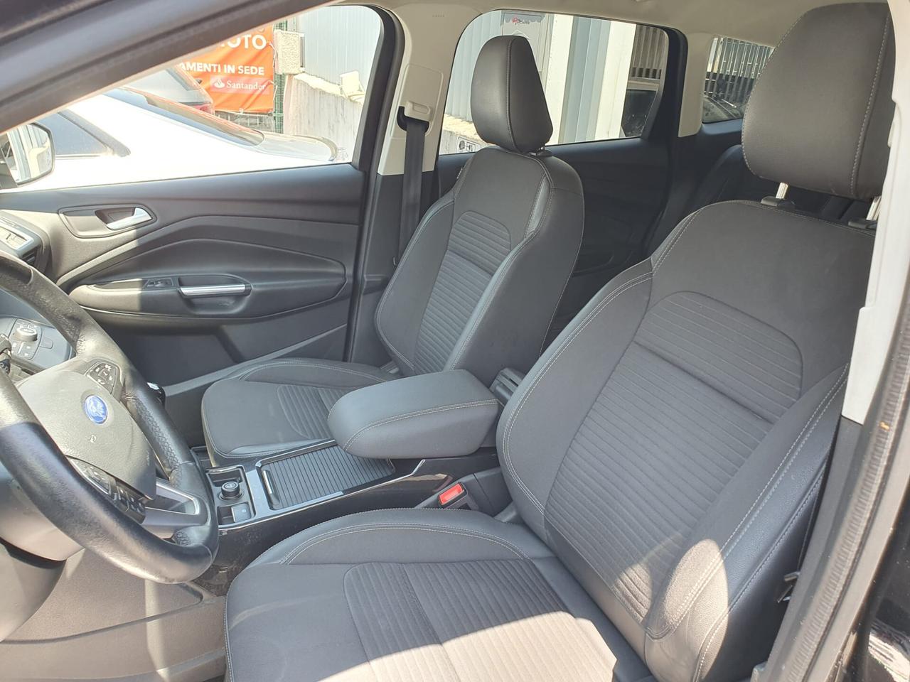 Ford Kuga 1.5 TDCI 120CV S&S 2WD Powershift ST-Line Business
