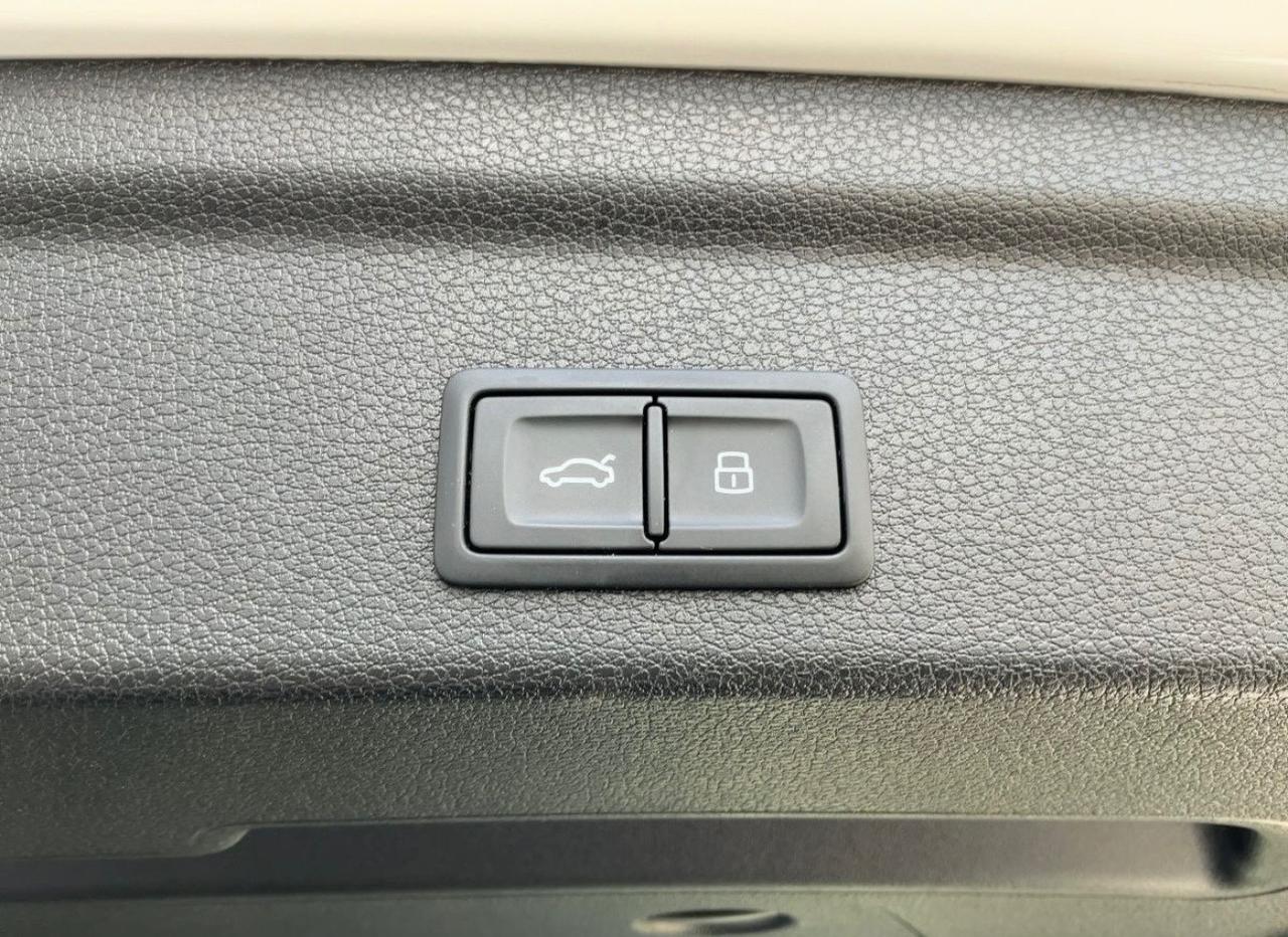 Audi Q3 35 TFSI S tronic S line edition 200cv Matrix Sonos