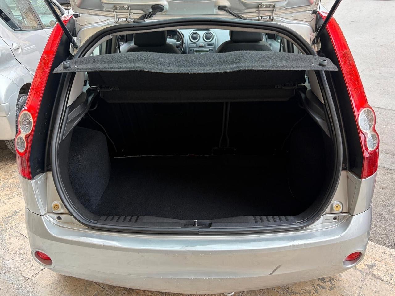 Ford Fiesta 1.4 TDCi 5p. Titanium RARA 97.000KM