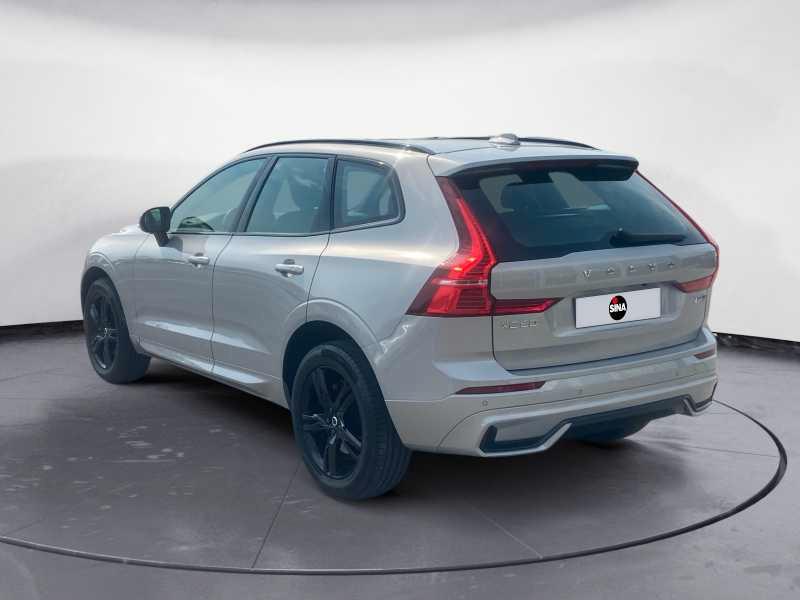 VOLVO XC60 2.0 b4 R-design AwD AuTo