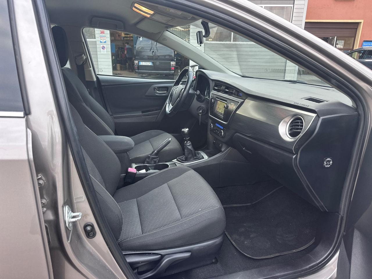 Toyota Auris Touring Sports 1.4 D-4D Lounge