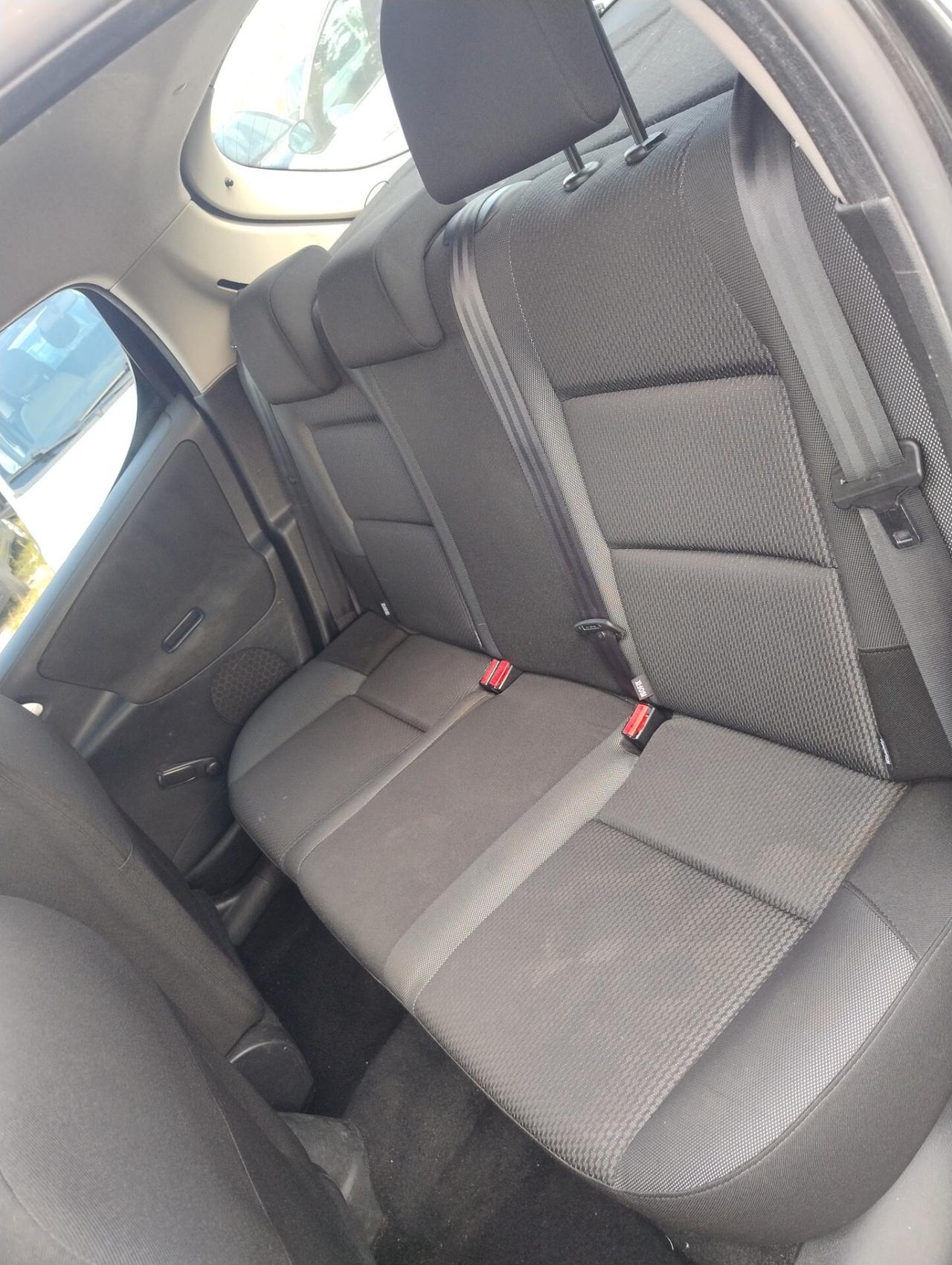Peugeot 207 1.4 HDi 70CV 3p. Allure